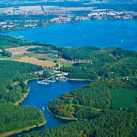 Marina Eldenburg - Ferienhäuser und Bootsverleih am Tor zur Müritz Waren  Exterior foto