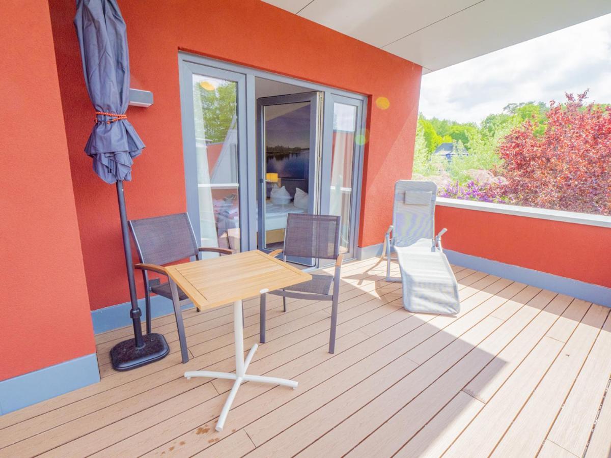 Marina Eldenburg - Ferienhäuser und Bootsverleih am Tor zur Müritz Waren  Exterior foto