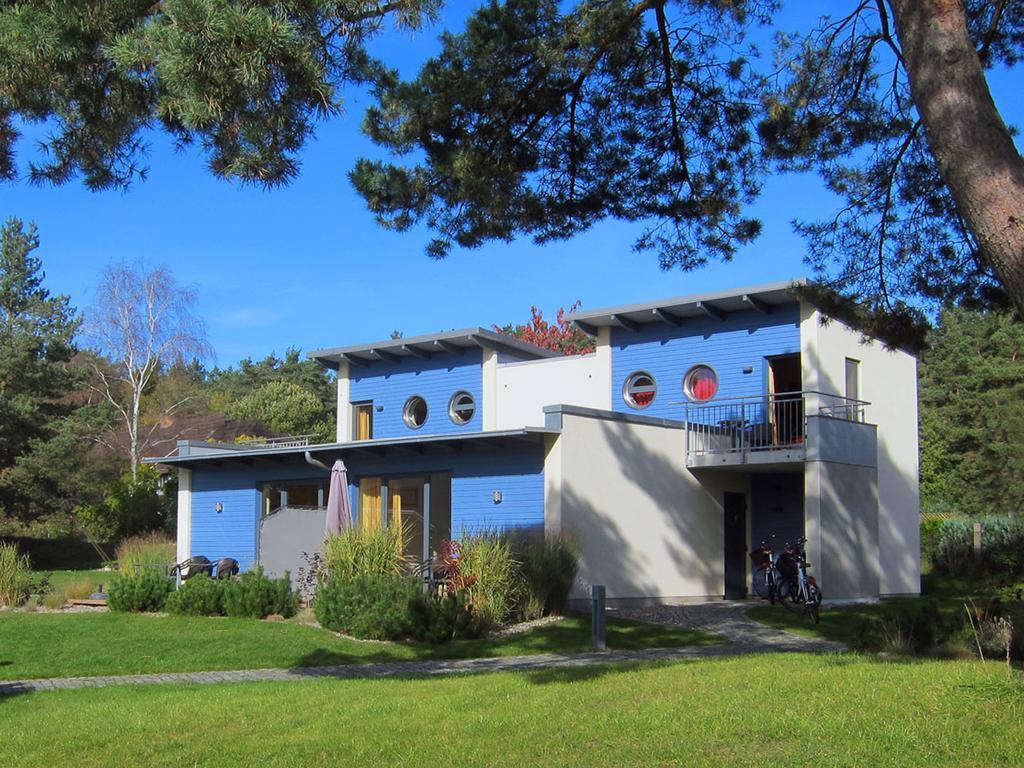 Marina Eldenburg - Ferienhäuser und Bootsverleih am Tor zur Müritz Waren  Exterior foto